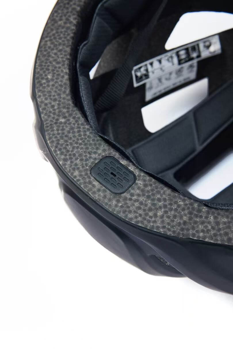 DZMAX Smart Bike Helmet with Bluetooth 5.3, Reduces Wind Noise by Up to 15 dB for Clearer Calls, Voice Navigatio & Music, Lightweight Cycling Helmet for Urban & E-Bike Use (Black)